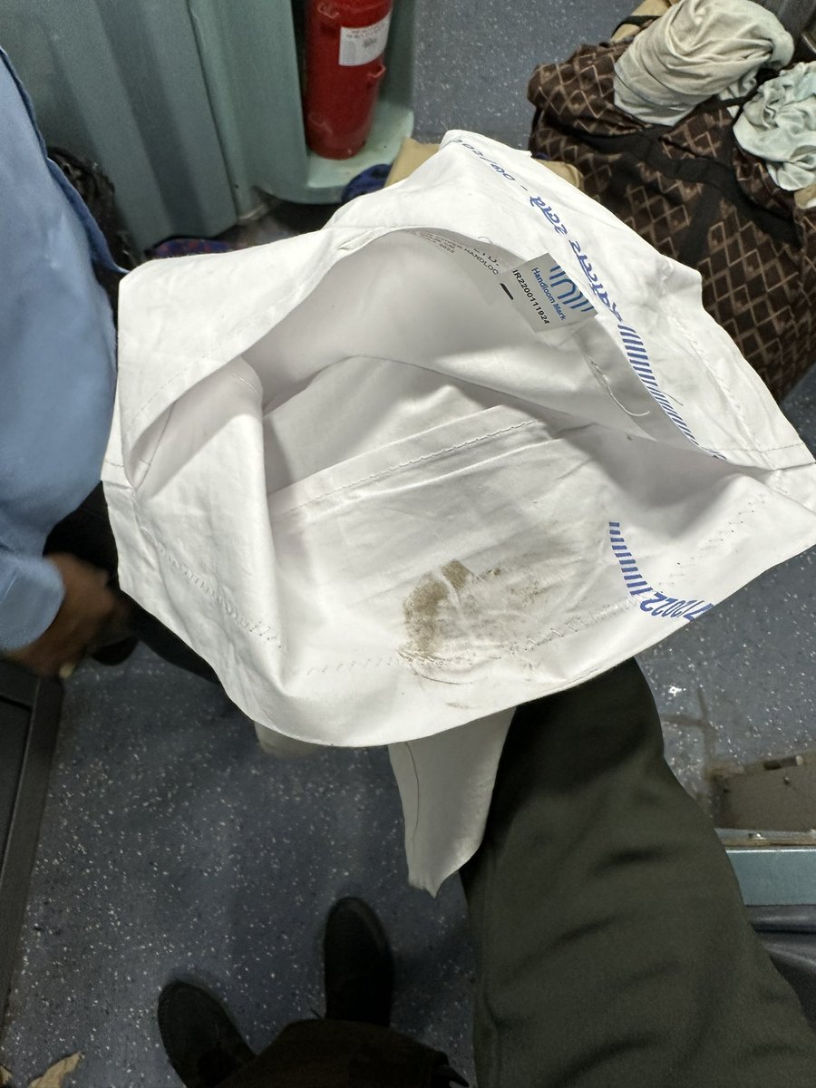 sshekhawat's tweet photo. @RailMinIndia sheets and pillow covers are super dirty in Lucknow Chandigarh express in second class. Train number 15011. Very poor service. https://t.co/LngwQtjZ1T