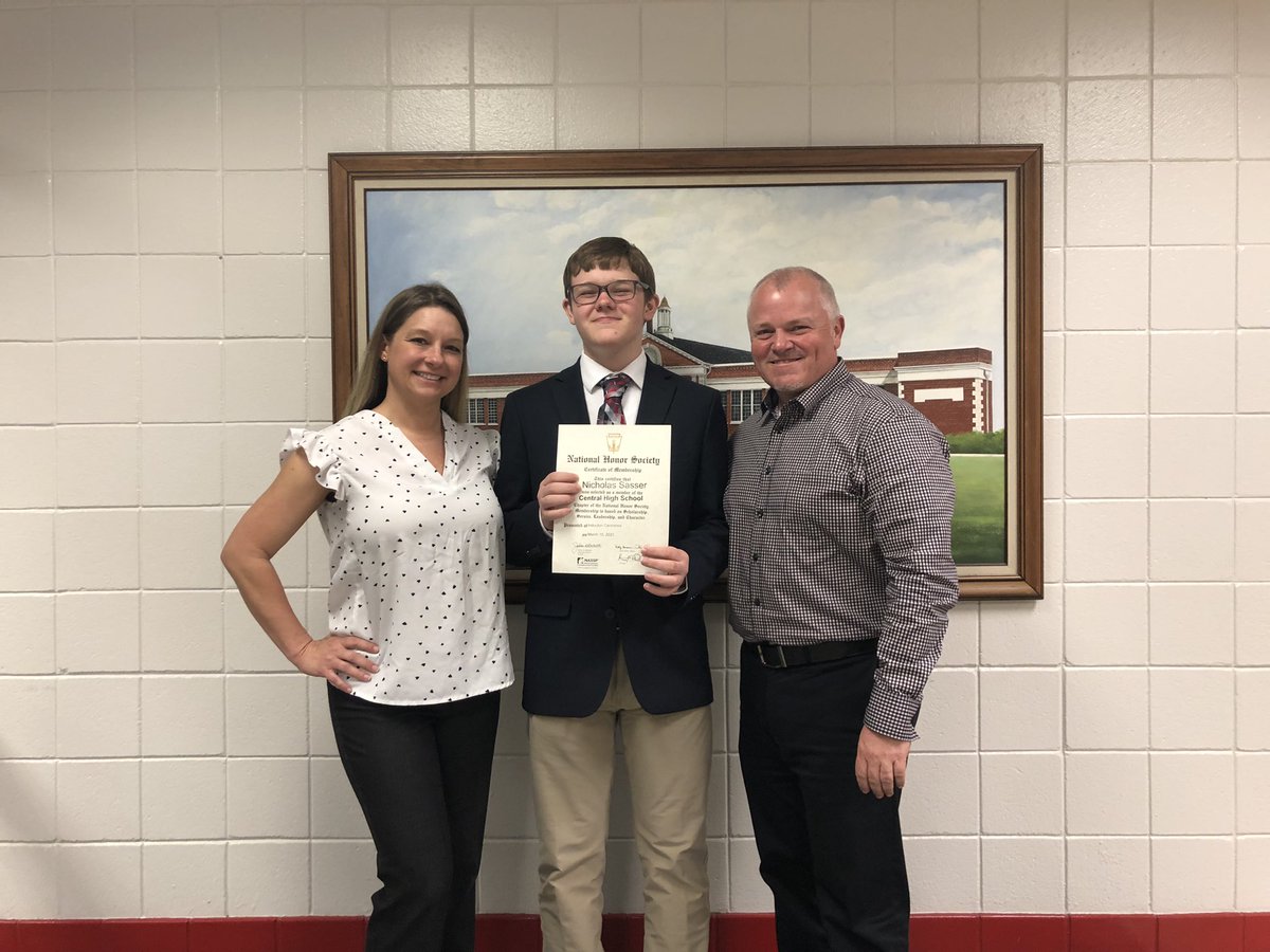 Jason_Sasser's tweet photo. Pretty good week for my boy! He was inducted into the Central High chapter of the National Honor Society and had the opportunity to represent SkillsUSA at the Phenix City Board of Education meeting as the chapter’s Vice President. https://t.co/6QPMLPfWIp