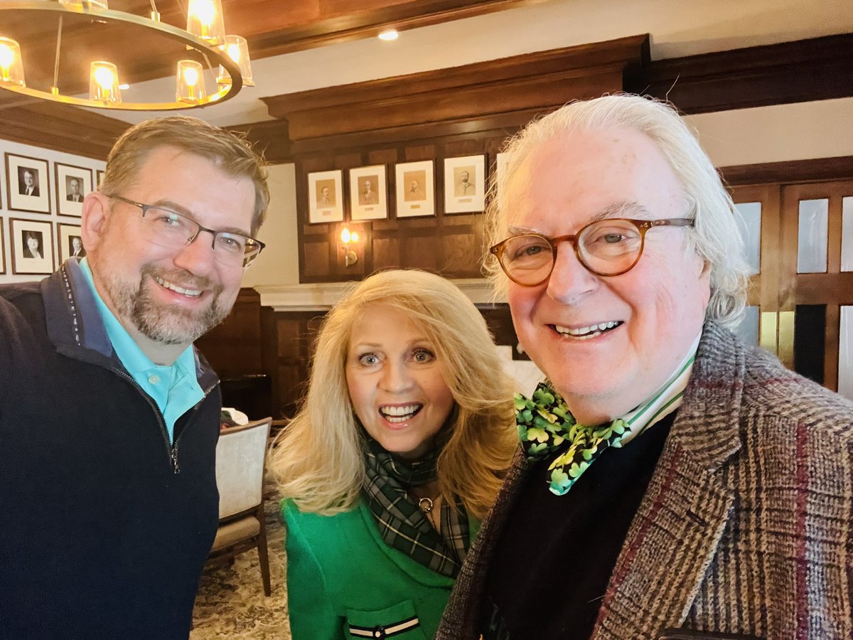 LauraPeck6's tweet photo. @johncolincraig great way to celebrate #StPatricksDay2023 w #Irishborn @mclomedia https://t.co/ogB0wvQgot