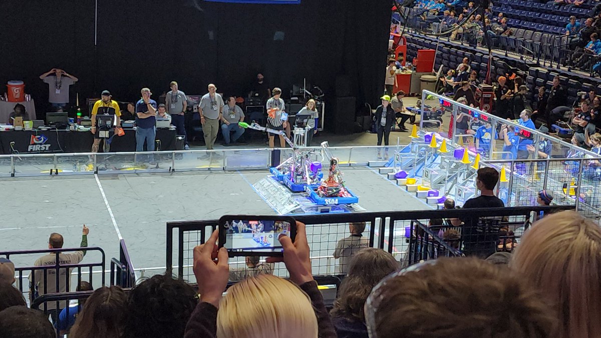 KYEOT2783's tweet photo. Woo hoo! Blue Alliance with the win! New top score! 4 ranking points! We are EOT! @team1732 @GirlsOfSteel #FirstTweets #makeitloud #MiamiValleyFRC #MiamiValleyRegional https://t.co/xgAPAr5JQ0