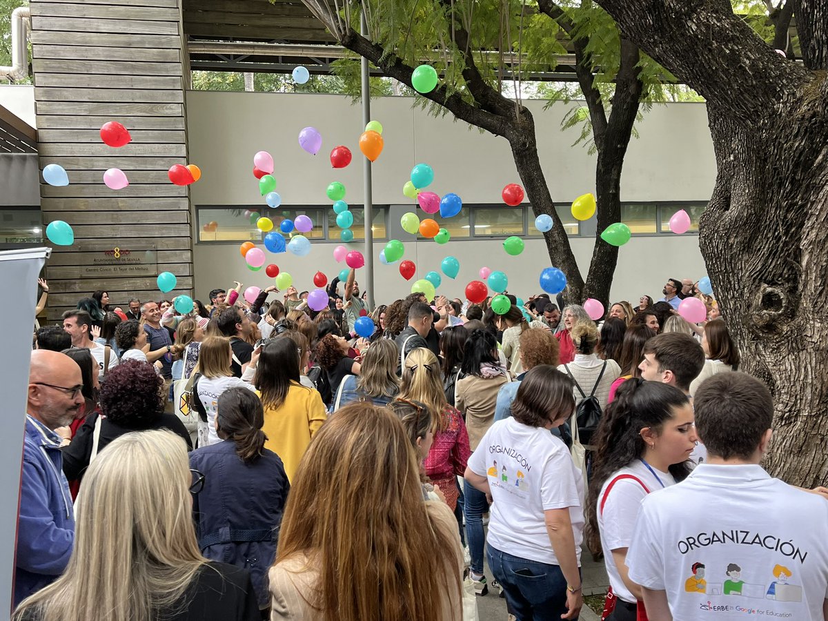 toniTYC's tweet photo. Así de bonito comienza la gran fiesta de los educadores #IMPARABLES #EABE23 https://t.co/ez6rfxOdx5