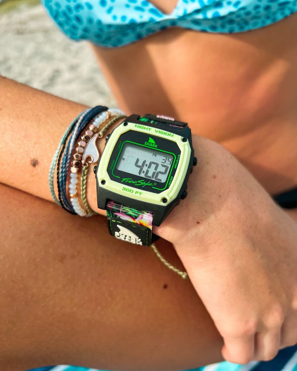 freestyle_watch's tweet photo. feeling tropical w @freestylewatches 🏝️ 
🦈: Plumeria Mint
📸: @lexxii.mc

_
#beachaddict #plumeria #sharkwatch #accessory #myfreestylewatch #aloha #limitededition #armswag #beachlife #oceanview #beach https://t.co/eo9ceNZ58y https://t.co/62EtVCbFXi