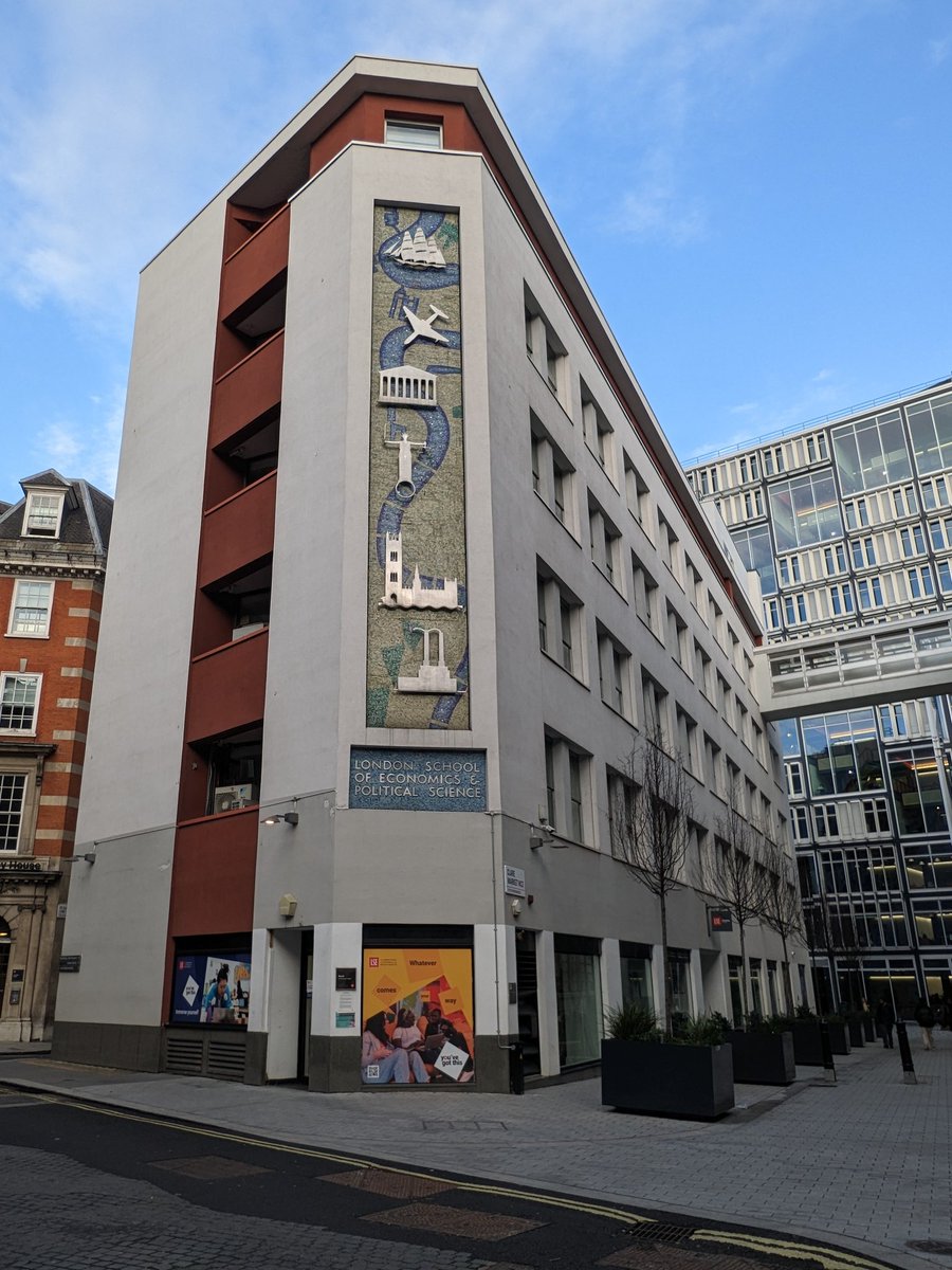 urbanparksgirl's tweet photo. So long, #StClements. Thanks for the last 13 years (well, except for the day you were cut in half). Onwards! #movingoffices @LSEGeography https://t.co/v46TA4THlZ