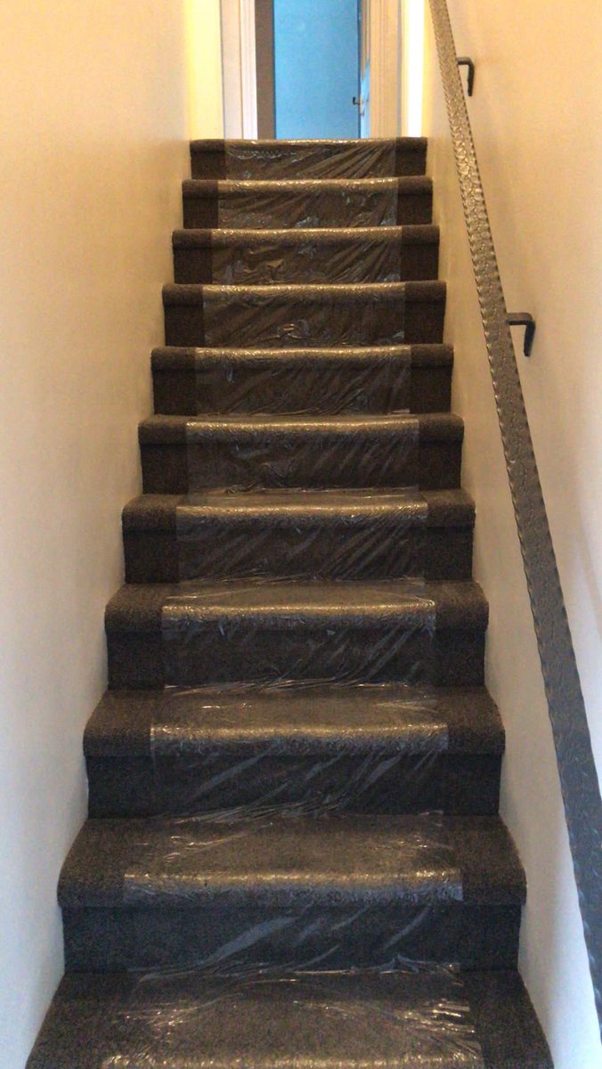 MoveWells's tweet photo. Protecting our clients floors and doors today on this very wet day #MoveWells #Removals #Hertford #Stevenage #MuchHadham #Hertfordshire 01763 259202 moving@movewells.co.uk https://t.co/kBNmnNdkkt