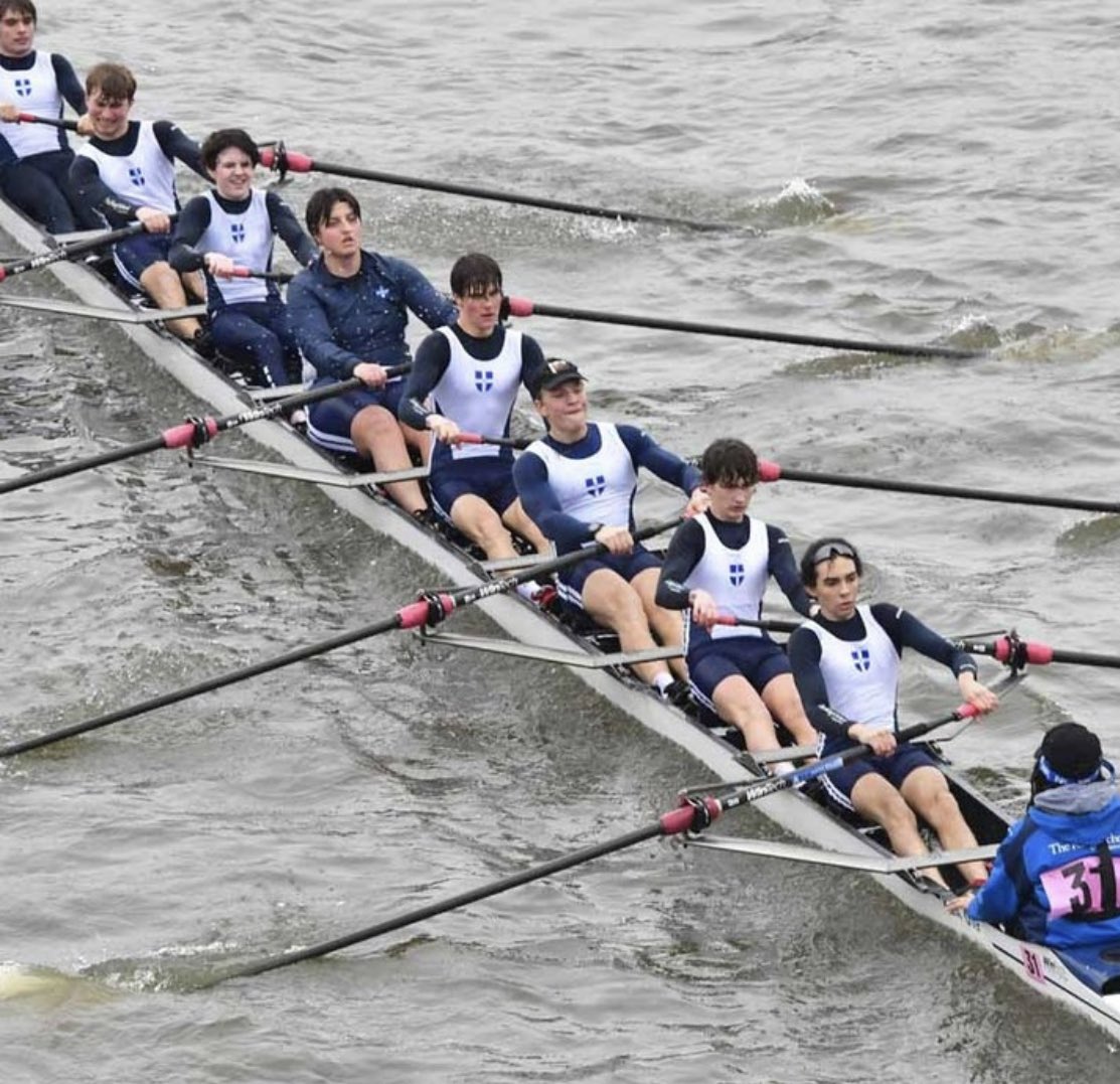 KSCBC's tweet photo. Boys Eight @schoolshead #kingscrew progressing from last year #nextstoptemple https://t.co/2ltUIaRYKD