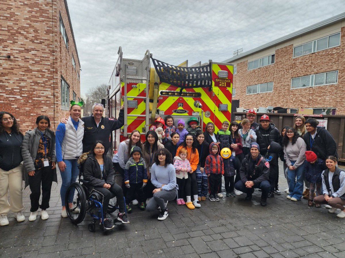 EricaKeane3's tweet photo. Thank you @DanburyFireDept for coming to visit Little Hatters Preschool today! We appreciate you and all you do for our town!! pssst- I think I see a leprechaun on your truck!! 👀 #danburyproud @MrDPrincipalDHS @Danburyk12 https://t.co/qslsno3g2w