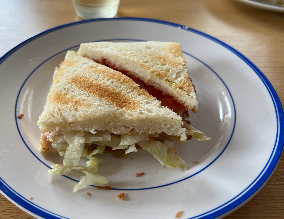 最近時々BLTサンドを作って食べてます。
今日はIKEAで買ったサーモンソースを塗って食べたらハンガーガーみたいに濃厚になって美味しかったです。
色々試してみたいなこのソース。 https://t.co/QSOWlYoFb9