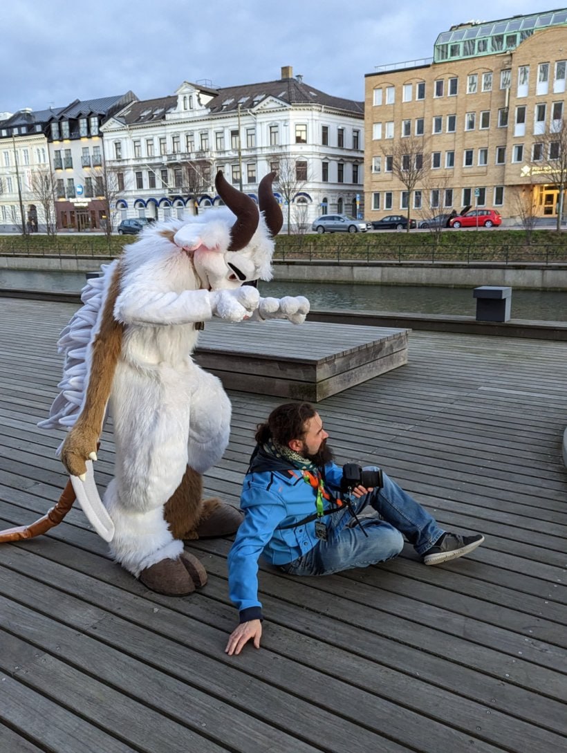 Mähhähähä

sneaky Demon from behind <a href="/LeeTaiger/">Lee Taiger</a> 📷<a href="/RakanHowls/">Rakan</a> 🪡@morfurless #FursuitFriday #nordicfuzzcon2023 #demon