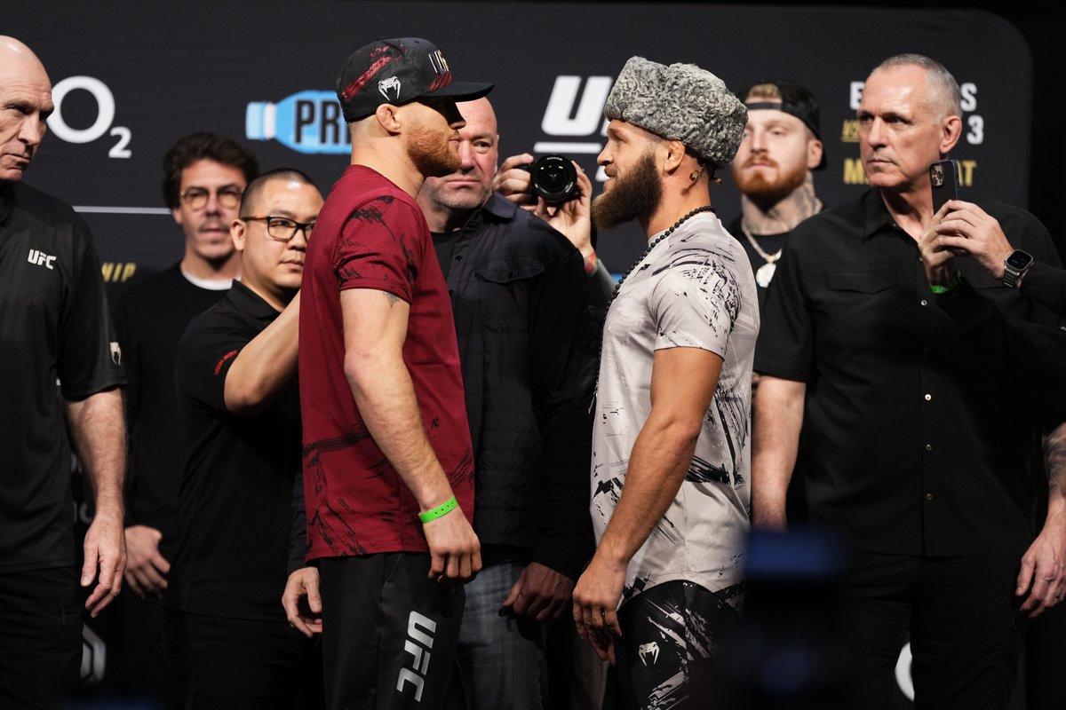 ufc's tweet photo. DO. NOT. BLINK. 🔥 #UFC286 https://t.co/7SPfb55jIY