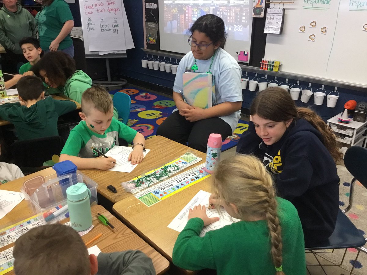 MrsWeiner21's tweet image. Great job my fabulous fifth graders for teaching first grade about showing respect and responsibility! @ORHEagles21 #makingitfun #wehelpchildren