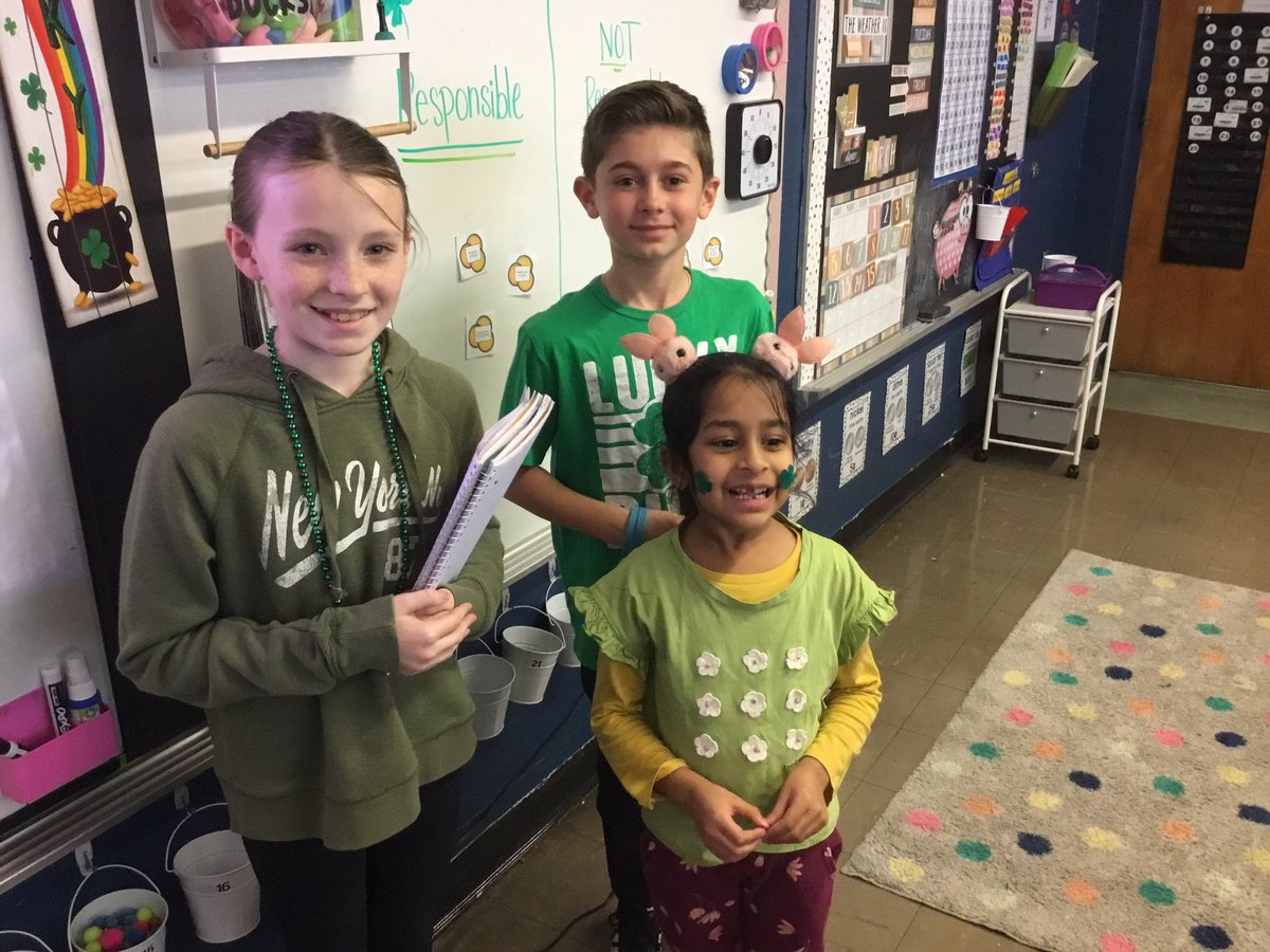 MrsWeiner21's tweet image. Great job my fabulous fifth graders for teaching first grade about showing respect and responsibility! @ORHEagles21 #makingitfun #wehelpchildren