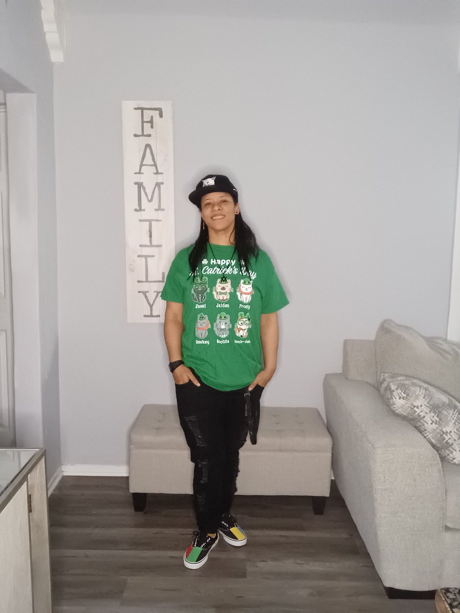 TheyThumper's tweet photo. #StPatricksDay2023 w/Jamie-Jean, Smokey & Bootsie. Here's another shirt I bought a few years ago from @TeeTurtleHQ with my favorite hat by @SmudgeLord and some @Vans @vansskate of course I had to give zee kitty's some #Squeezeup treats from @HartzPets #Delectables #StCatricksDay https://t.co/fbTS1Qf34m
