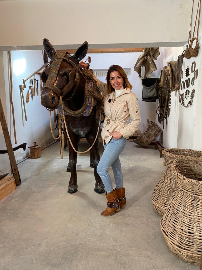 CMM_es's tweet photo. ¡Nos vemos en #ElCuentakilómetros 📺 a las 13:30 h en #CMM con Mariló Leal y @lucia_esc!

⛲️ La Alcarria: Moranchel, Solanillos del Extremo y Cifuentes.

🚶 Liétor (AB) y su ruta del Roche.

🎭 Visitas teatralizadas a la Diputación de Ciudad Real en su 130 aniversario. https://t.co/vFMjToSdSj