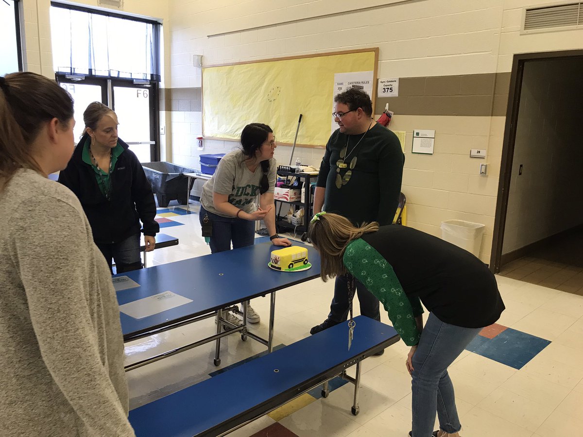 FawnArea's tweet photo. Fawn Area teachers work together!! #fawnarearocks https://t.co/SRIqfFQc7z