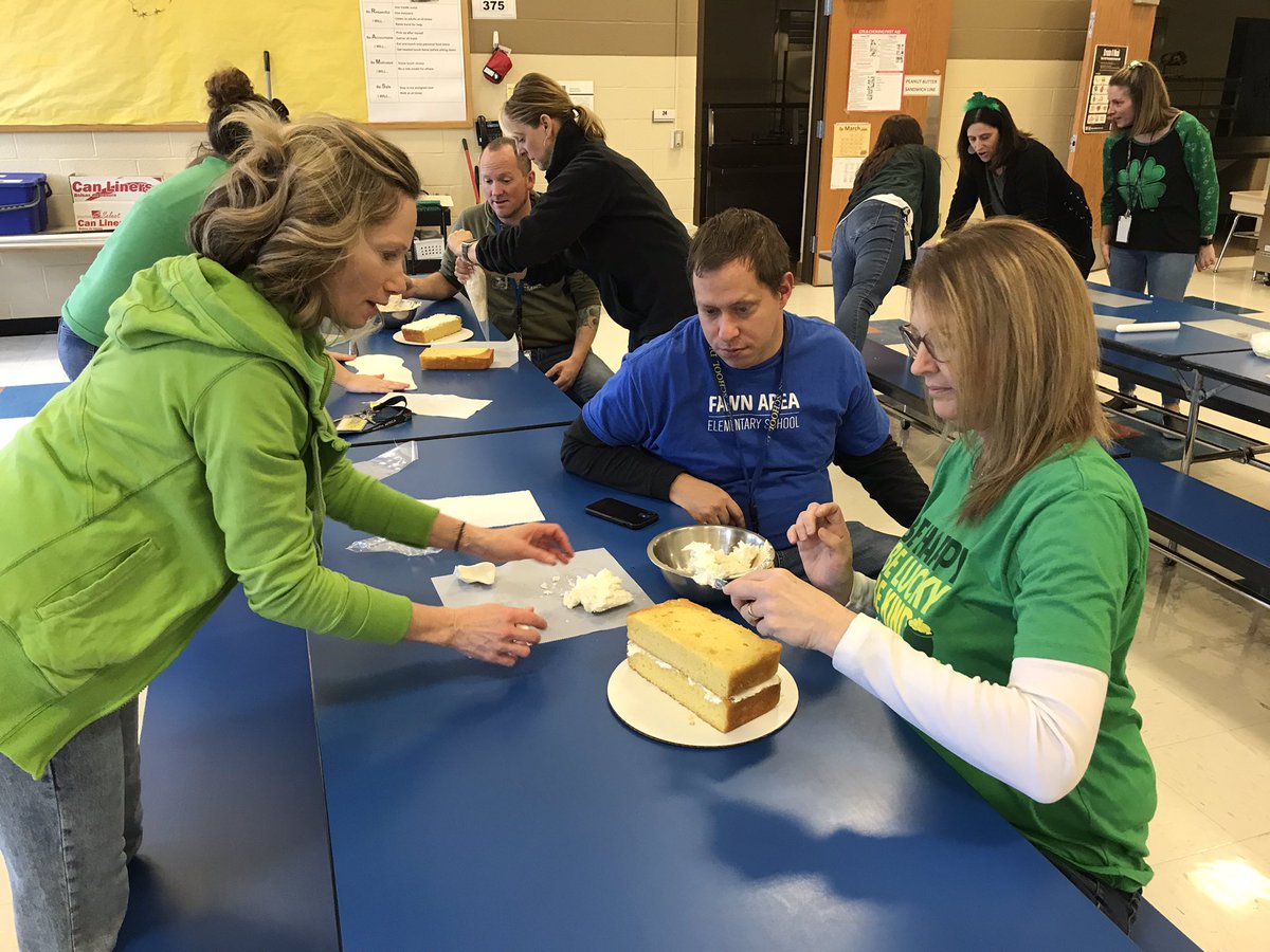 FawnArea's tweet photo. Fawn Area teachers work together!! #fawnarearocks https://t.co/SRIqfFQc7z