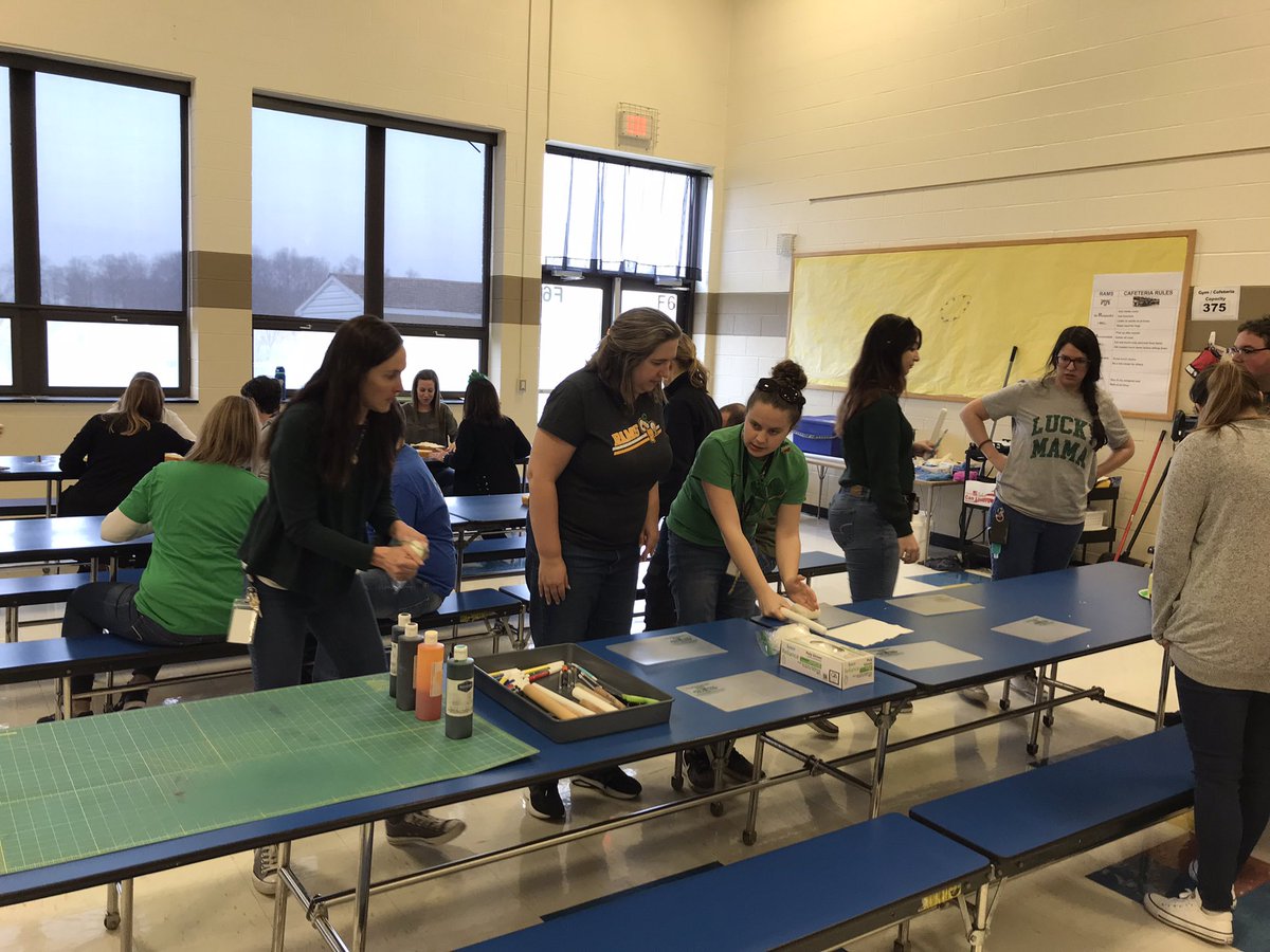 FawnArea's tweet photo. Fawn Area teachers work together!! #fawnarearocks https://t.co/SRIqfFQc7z