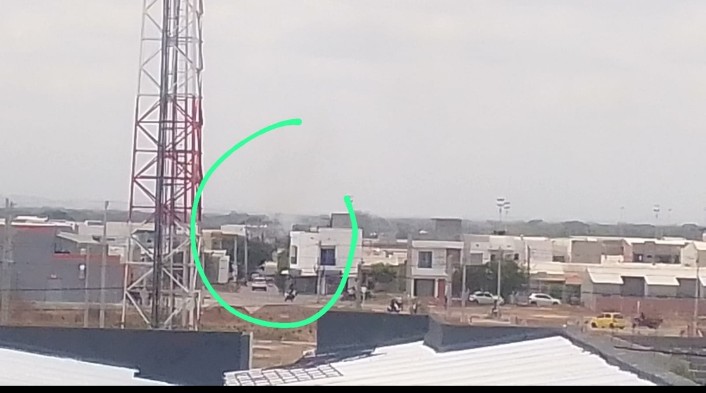 Mg_CarlosDlToro's tweet photo. @CorporacionCVS @SecGobMonteria @PoliciaMonteria @pulsodeltiempo2  Sos q estaremos pagando los habitantes de Vallejo con estás quemas al Humedal Berlin, todos los días a cualquier hora, niños, adultos con problemas pulmonares, y autoridades hagan presencia. https://t.co/w8ujaJGgER
