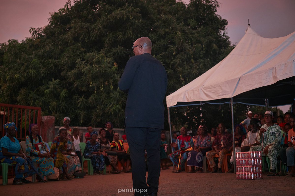 EstherUmoh10's tweet photo. PO and his wife arrives his hometown ahead of tomorrow’s elections. https://t.co/iUgG4saa5b