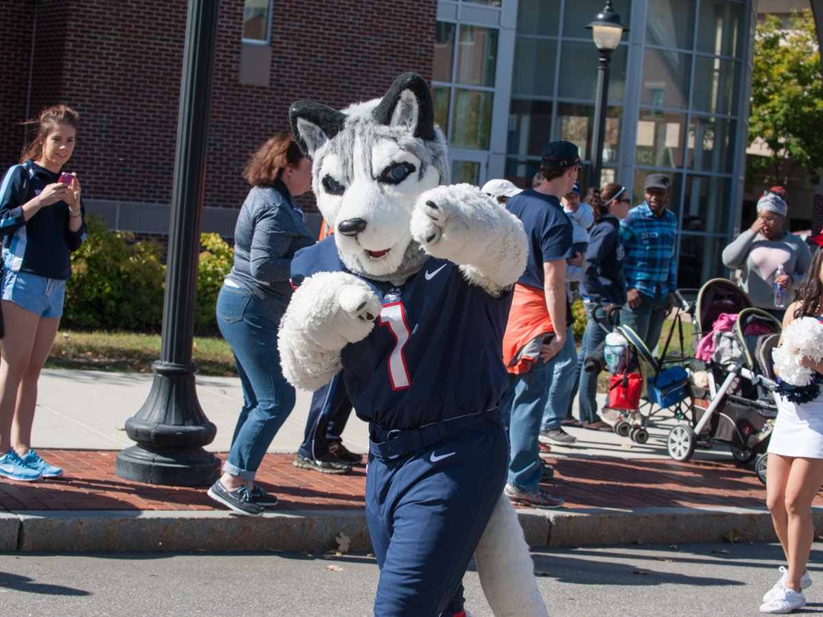 UConnAlumni's tweet image. Don't miss out on our Meet and Sweet Treat Family Event this Sunday, March 19! Share your #HuskyPride with the whole family, enjoy @UConnDairyBar, and meet costumed Jonathan! Register at bit.ly/3SLyjuQ!
