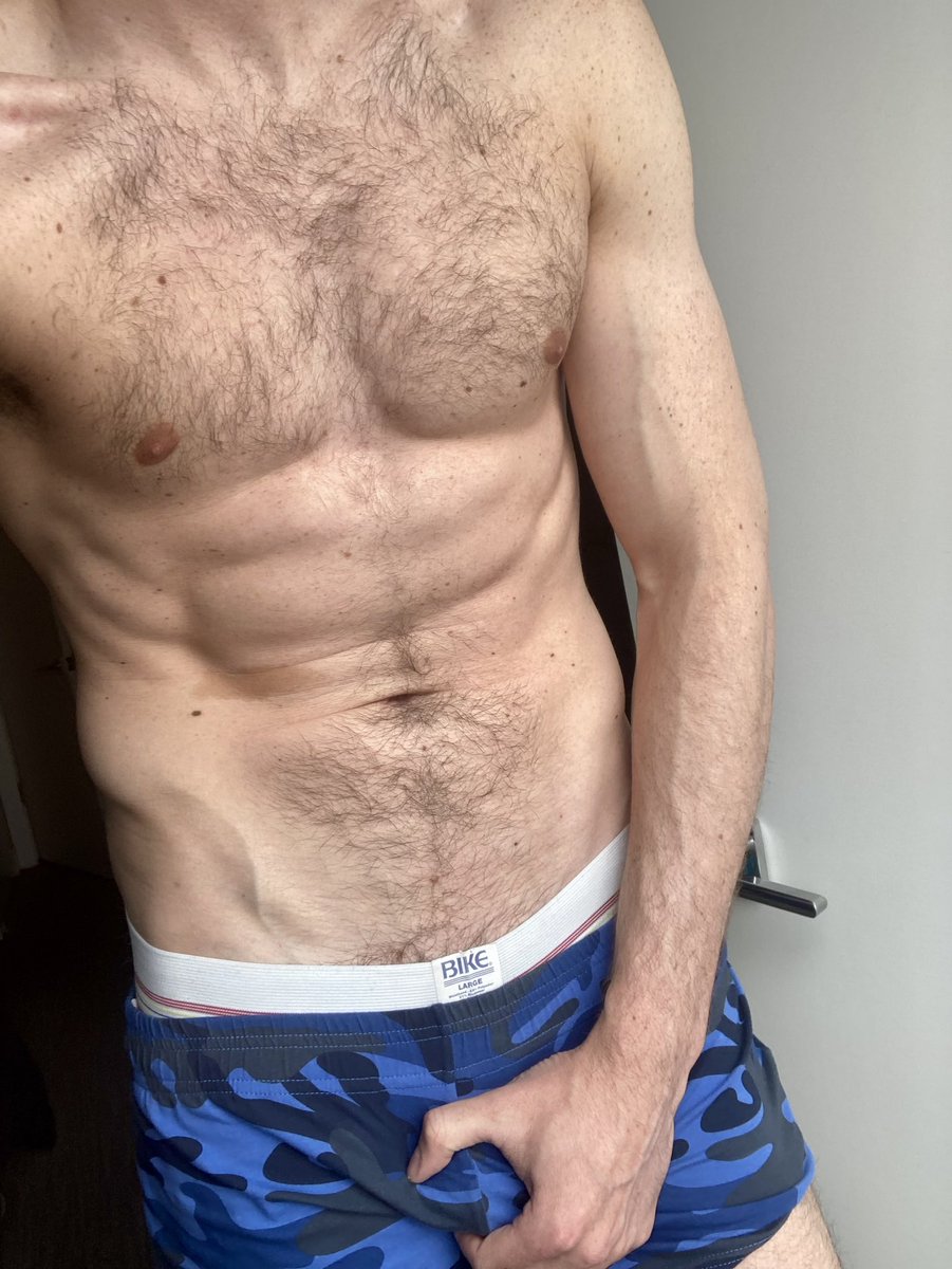 Love the gym! Friday workouts hits different 😜 #fitness #gay #instagay #muscle