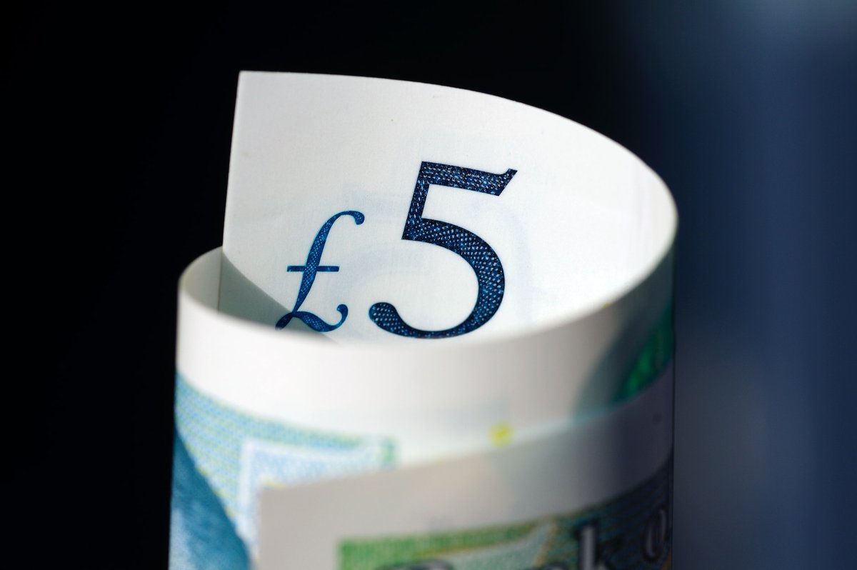ITStockUK's tweet photo. How to start investing with little money in the UK? https://t.co/iwrE6Q43cH https://t.co/70lczH2tur