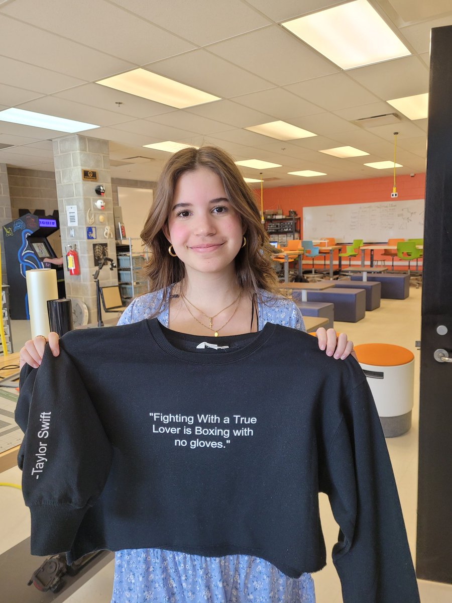 KayoeStewart's tweet photo. The best part of the #maker process is when we find #autonomy and can #create for others. This student took their newfound skills in @silhouetteam and made a birthday present for a friend @FHSkats @brilliant_labs @taylorswift13 https://t.co/Yj1HYdpIG9