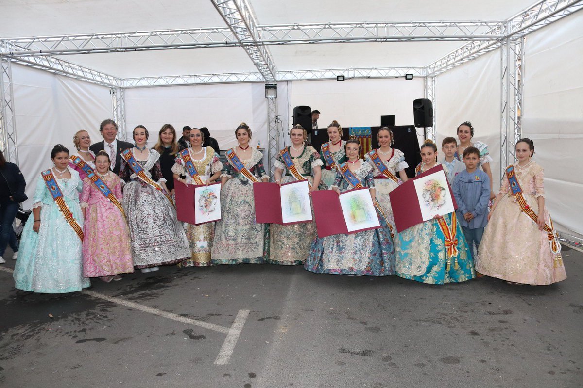 📸 Imatges d'aquesta vesprada amb diferents actes protocol·laris amb les Reines Falleres de Borriana, Belleses del Foc d'Alacant i les Falleres Majors de Falla La Vila i Falla Barri Onda