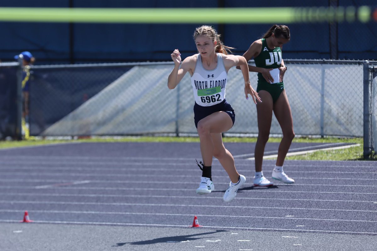 OspreyXCTF's tweet photo. Kaley Petrosky clears 1.60m in the women’s high jump for a third-place finish!

#SWOOP // @Kaleytheonly https://t.co/bZUe00v76x