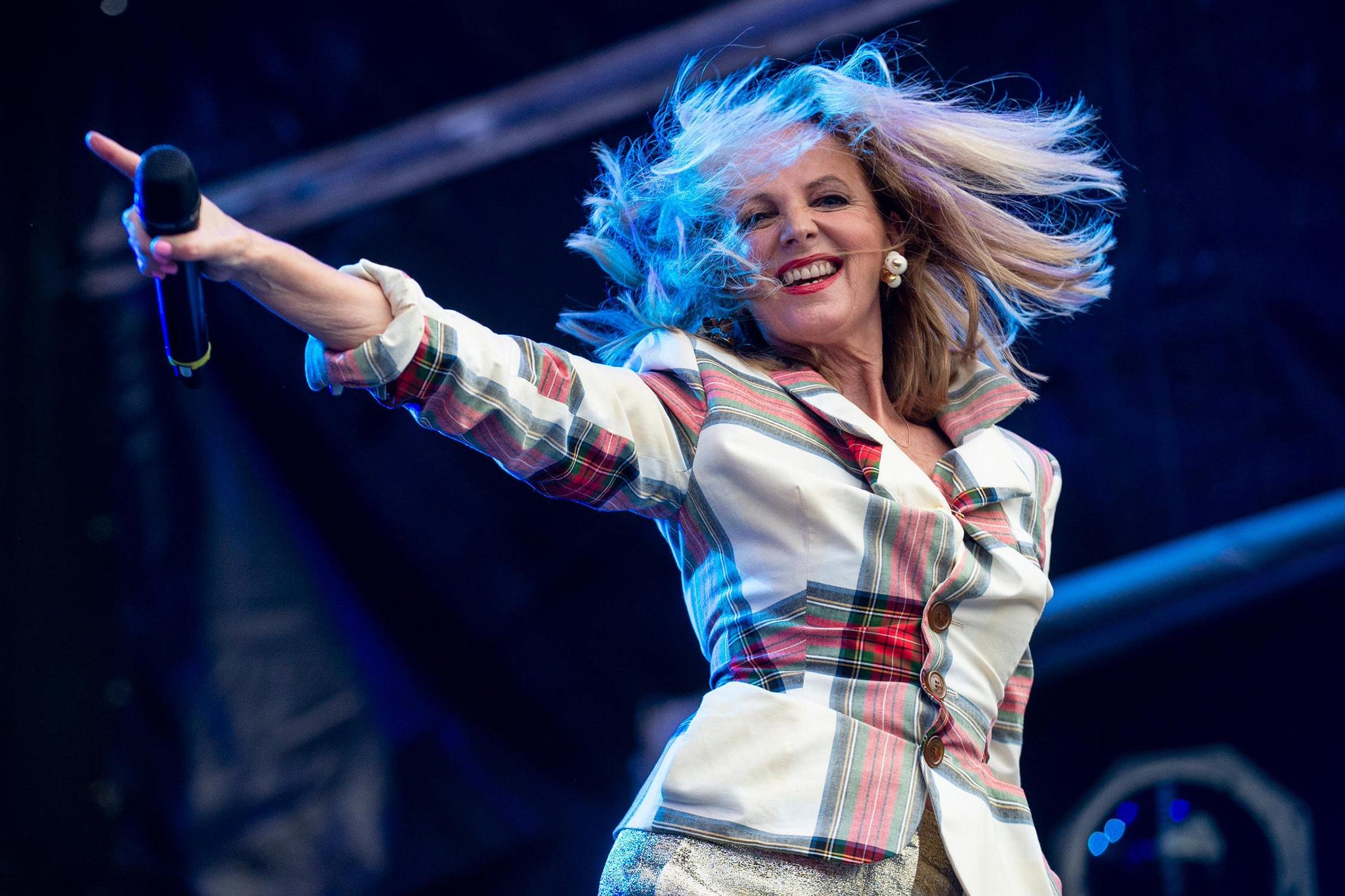 Big happy birthday wishes to Altered Images frontwoman Clare Grogan! 