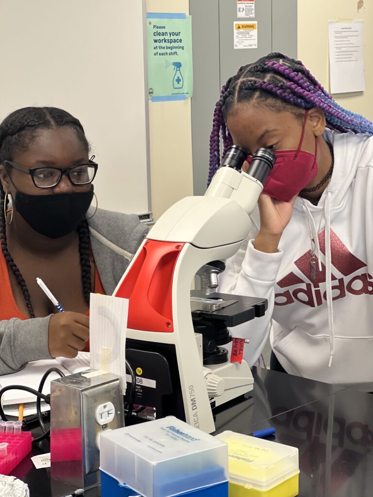 STEMPushNetwork's tweet photo. STEM PUSH pre-college STEM programs are committed to equity, giving students access to significant training in STEM practices and other supports such as college-going mentoring.
Learn more about STEM PUSH programs: https://t.co/snx1Mf4n2Q
#equity #STEM #collegepathways https://t.co/HSXFJpSO9a