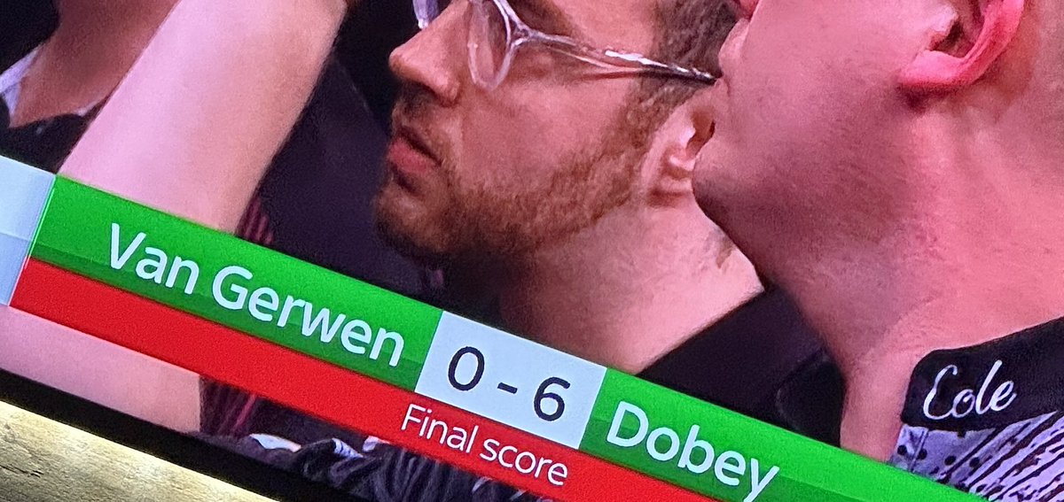 postie90's tweet photo. Well you don’t see that very often 🫣 #darts #PremierLeagueDarts https://t.co/z84vtWzRse