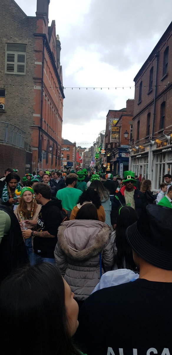 _lorranyrocha's tweet photo. Não choveu galera 🍺☘ https://t.co/gXi43vBSJQ