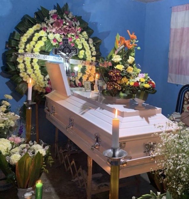DavidVargasA18's tweet photo. ¿Donde está el gobernador del PRI, Alfredo del Mazo? 

¿Donde está la priista Alejandra del Moral candidata por el Edomex?

¿Porque se quedan callados ante el asesinato de Norma?

La muerte de una adolescente, una víctima más del PRI-Gobierno.
#JusticiaParaNormaLizbeth 
RT👇 https://t.co/WiGONgLxHV