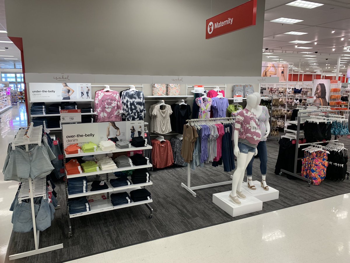 abarbet64's tweet photo. #VMLstyle BEFORE( unloading a truck)AFTER(VML merchandising MATERNITY SHOP. Comments below👍 https://t.co/hh9qzY5JUz