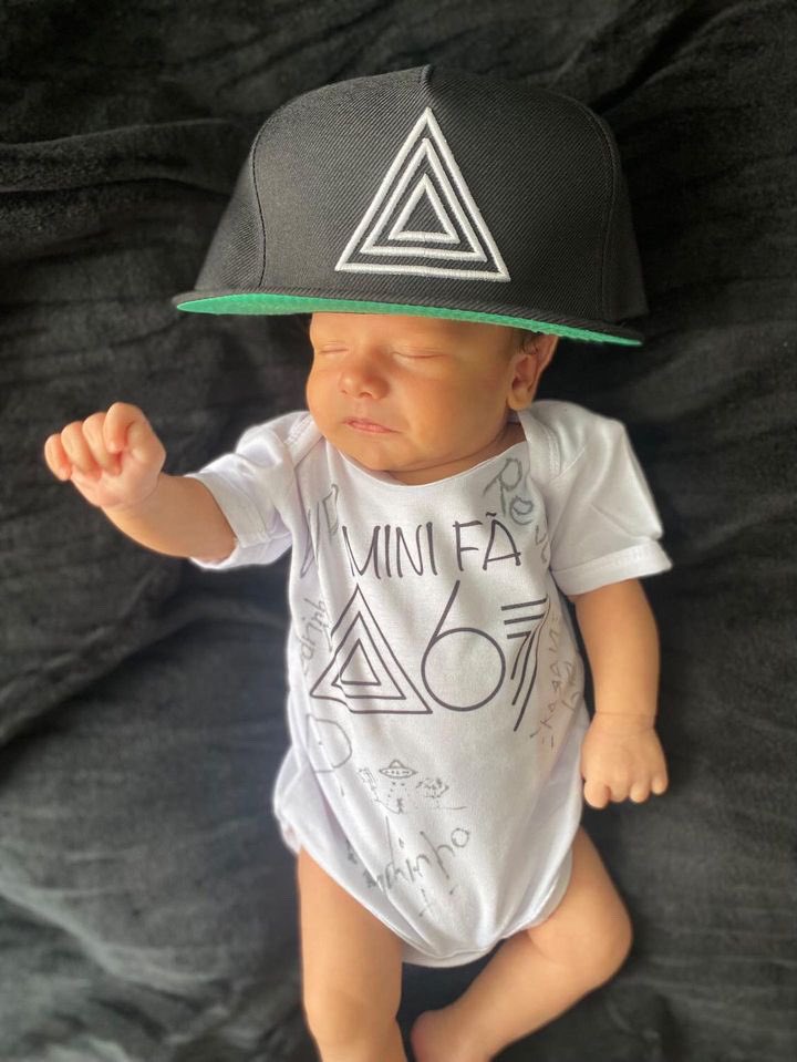 Atitude67's tweet photo. Feliz Dia do Fã a todos vocês que nos acompanham e que fazem com que a gente siga em frente em busca do melhor sempre! ❤️

Esse gurizinho Mini Fã é a coisa mais fofa que você vai ver hoje! 😍😍 https://t.co/AqKqrVVGC5