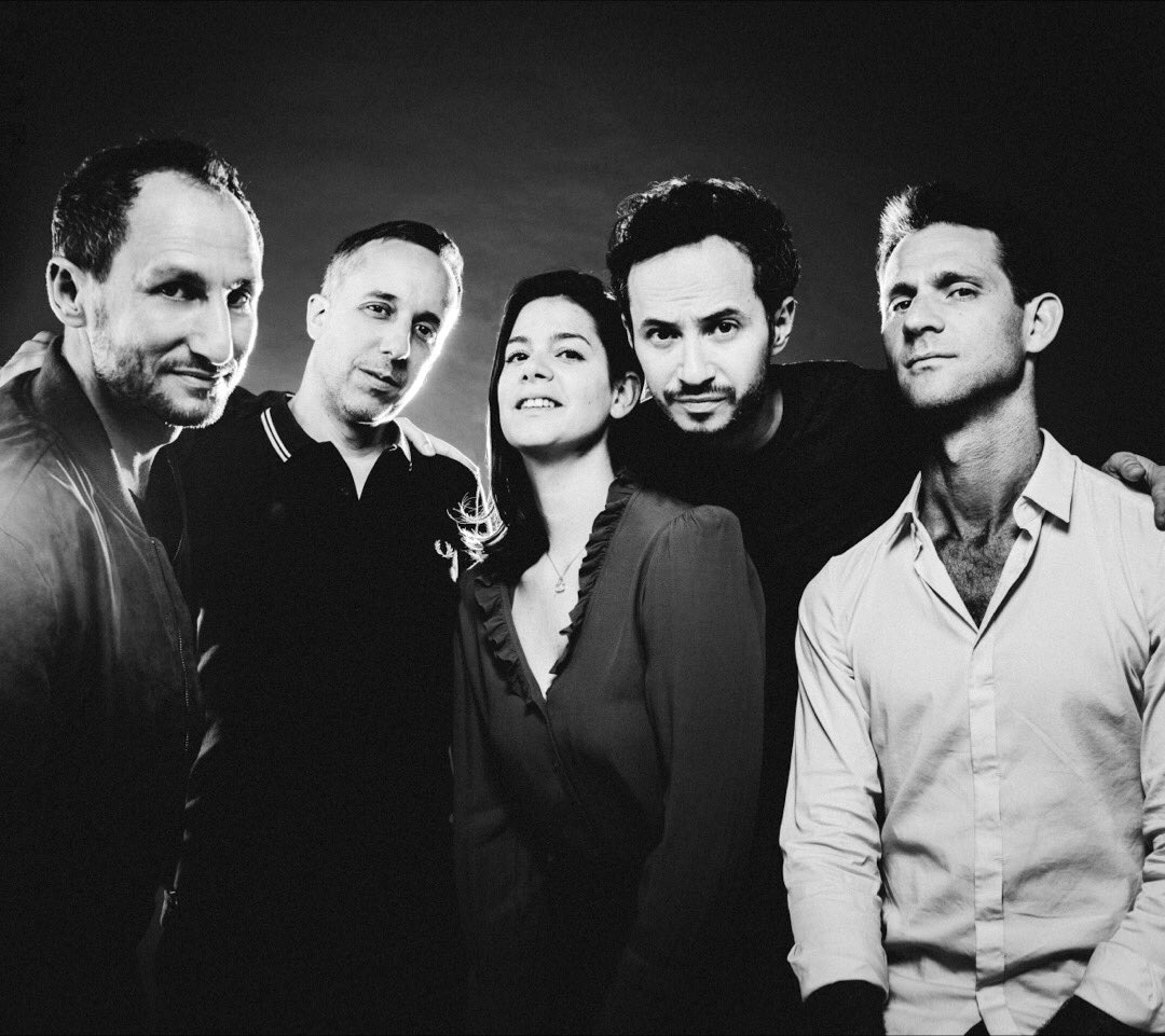 QuatuorEbene's tweet photo. Our newest Album »MOZART-String Quintets K.515 &amp; 516« is OUT NOW ! 🥳🤩 
Quatuor Ébène &amp; @AntoineTamestit 

#outnow #dreamteam #mozart 
@WarnerClassics 

photo: Julien Mignot https://t.co/tNSg1mQTgm