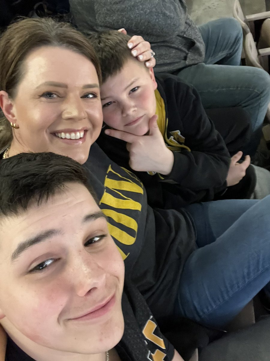 ericalea23's tweet photo. #gohawks #NCAAbasketball #ncaa https://t.co/pSTj8MXoys