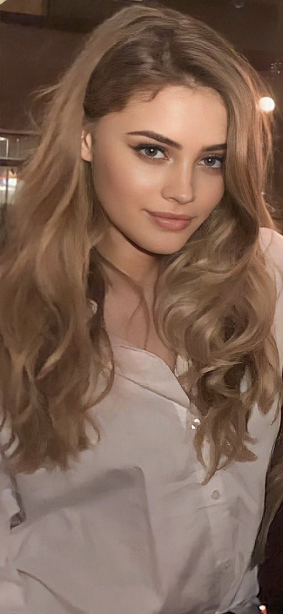 hero_langford's tweet photo. I love this pic of Josephine from the After party https://t.co/KuTCUIk37R