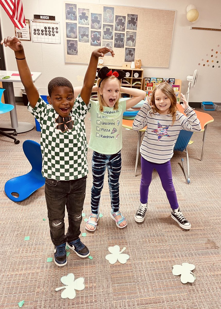 MrsAndersen24's tweet photo. Happy St. Patrick’s Day from our classroom to yours! @AngelOakElem @MsBoyerAOE #angeloakes #StPatrickDay https://t.co/bBKEbxlg04