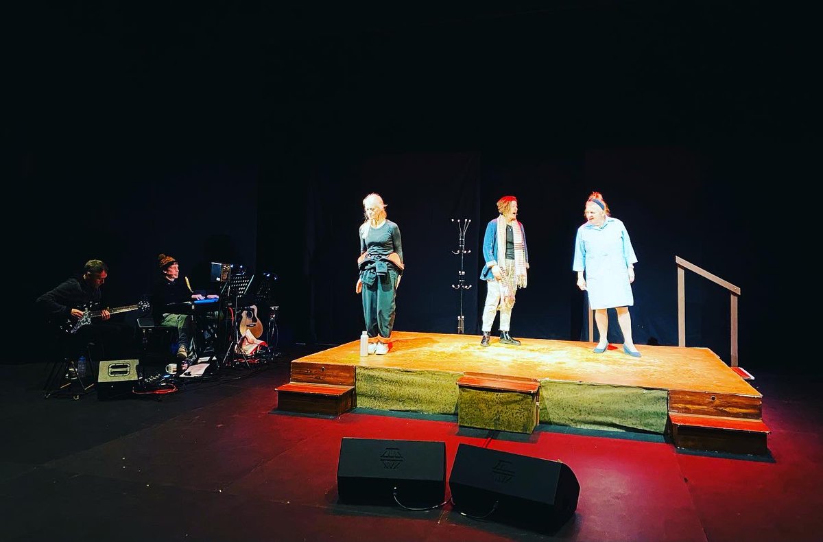 Carysgwil2's tweet photo. Tic Toc @parama25 heno a pnawn fory yn @aberystwytharts #soundcheck #ilivemyjob https://t.co/qJw4DhZIE6
