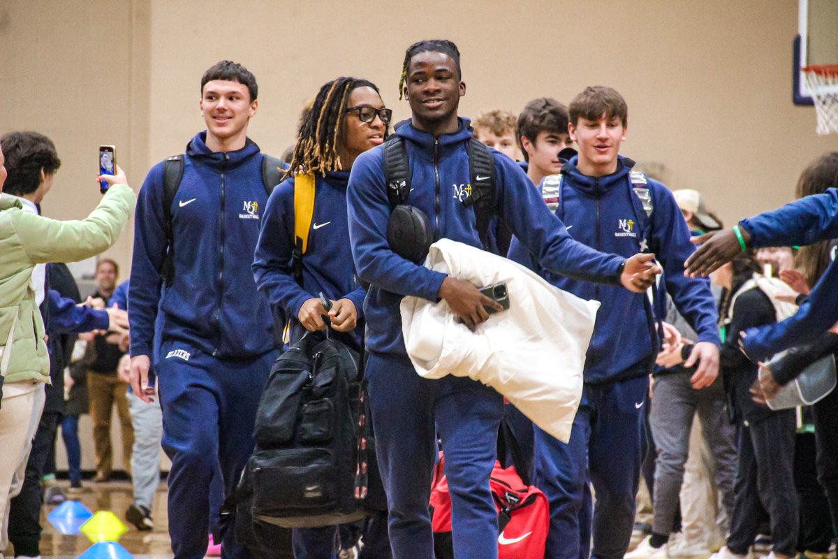 andrea10788's tweet photo. Marquette Blazers are headed to Semi-State! 💙💛💙💛 https://t.co/5wKiHes2JS