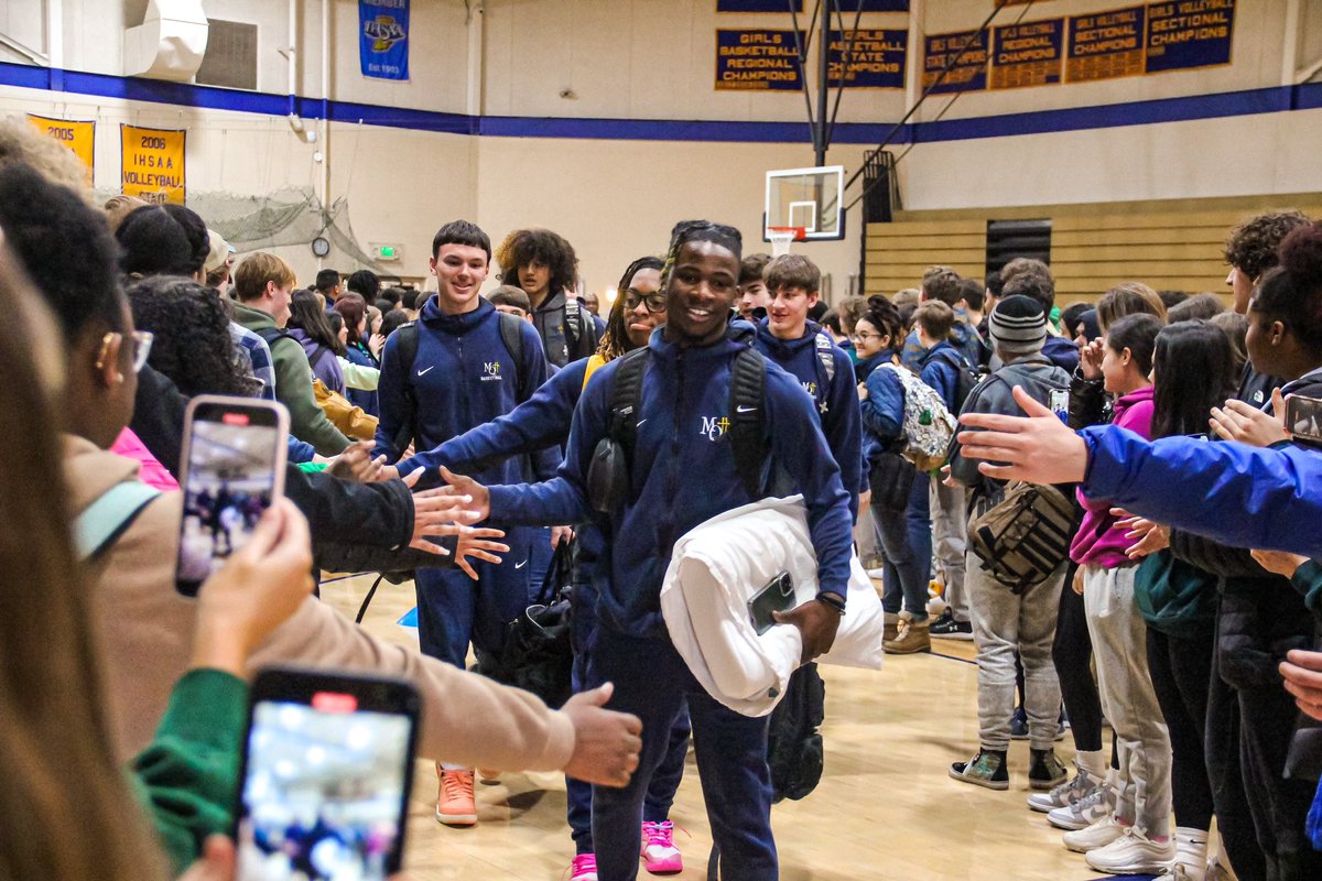 andrea10788's tweet photo. Marquette Blazers are headed to Semi-State! 💙💛💙💛 https://t.co/5wKiHes2JS