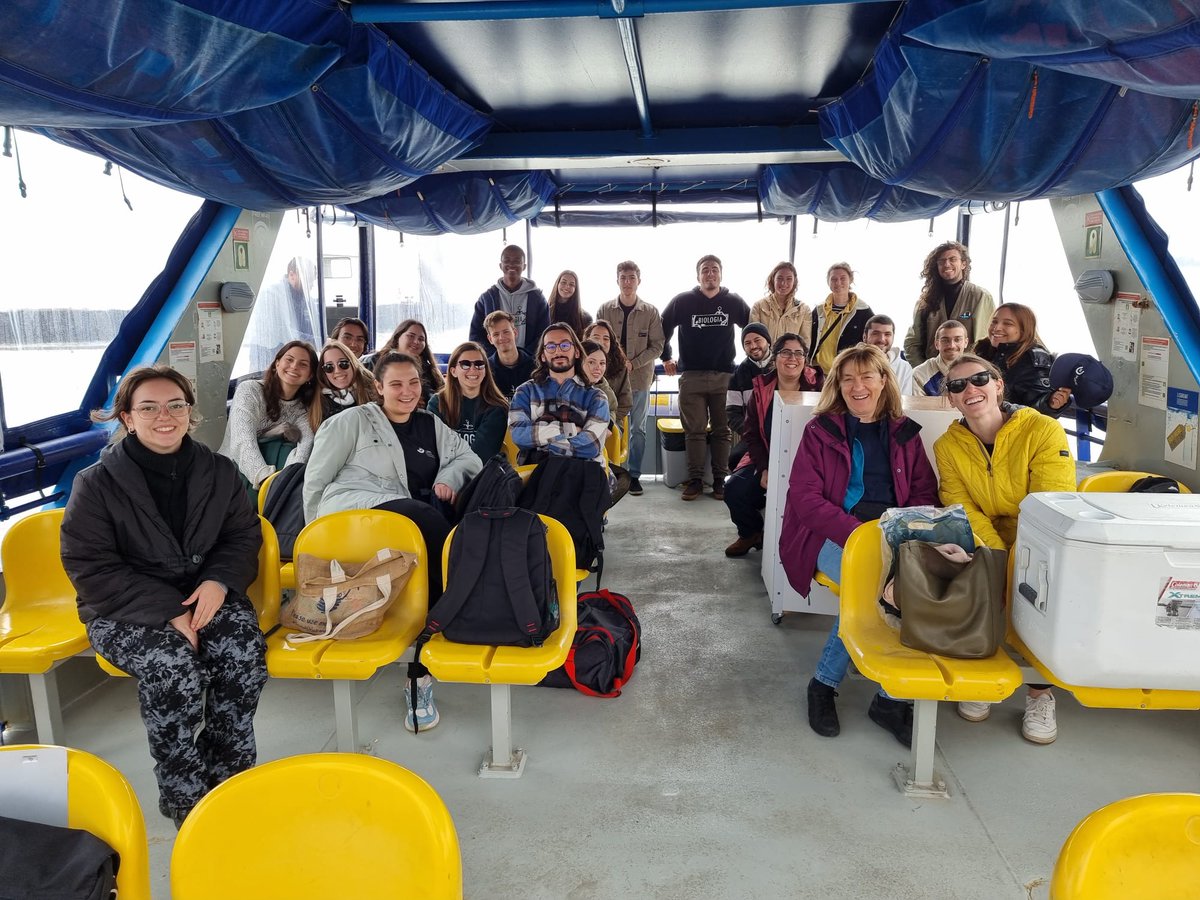 Today there was another field trip with the 3rd year Marine Botany #Students to collect #phytoplankton and water to analyze #chlorophyll! #tejoriver #belem #Science #researchers  <a href="/CERTO_project/">CERTO</a>