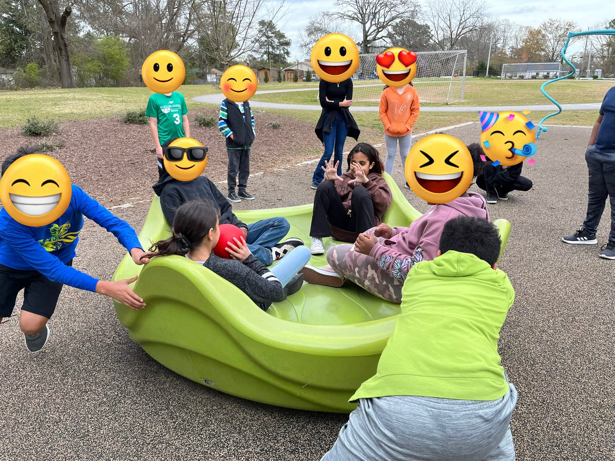 dmarzenx's tweet photo. The Coriolis Effect was in full force on the playground today! 

@LHECMES https://t.co/9dT4sSGnxw