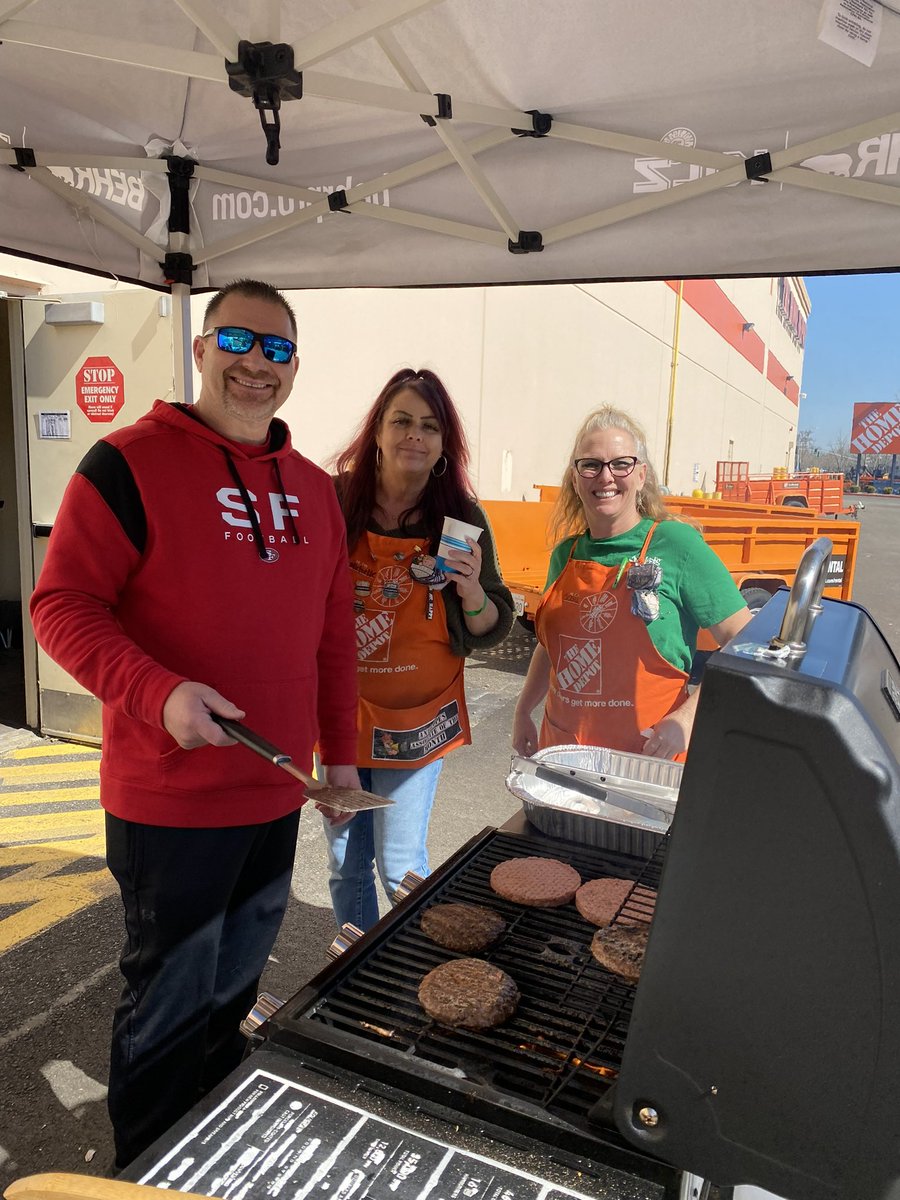 Derek_6669's tweet photo. Success sharing BBQ at 6669 https://t.co/VXiBRy7kPu