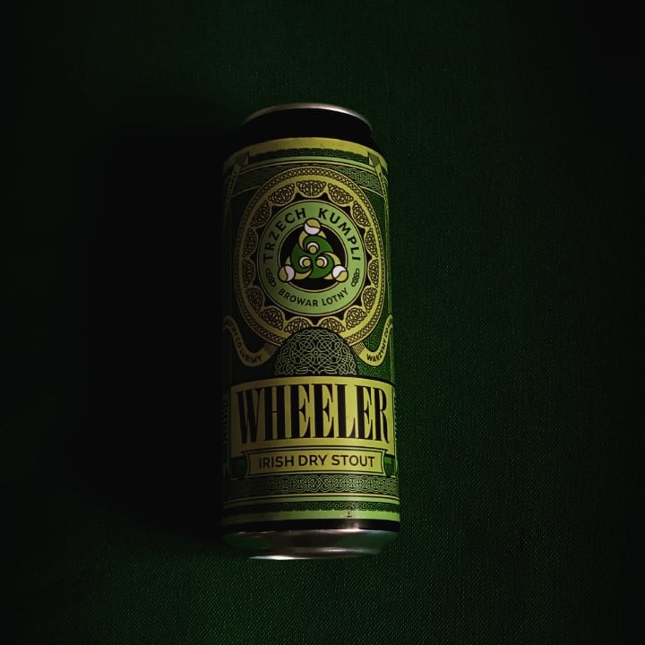 taka_piana's tweet photo. #Sláinte ☘️🍷
https://t.co/RcKY5OSTi0 🍷
#TrzechKumpli #Wheeler #IrishDryStout #DzieńŚwPatryka #StPatricksDay2023 #StPatrickDay #stpaddysday #stout #DryStout #craftbeer #piworzemieślnicze #beertwitter #crafttwitter #craft #kraft https://t.co/AAB9eNhNTK