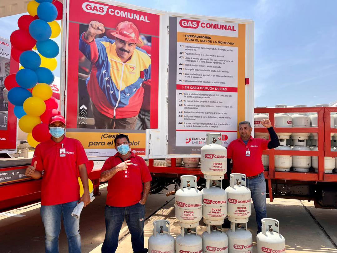 CarylBertho's tweet photo. Junto a los trabajadores y trabajadoras gasíferos ♨️ vamos a seguir garantizando el bienestar a todas las familias venezolanas, implementando nuevas acciones que permitan AVANZAR con la distribución del gas licuado de petróleo en GESTIÓN PARA EL PUEBLO.
#Zulia
#PDVSA
#GasComunal https://t.co/1Q40ZXLQUy