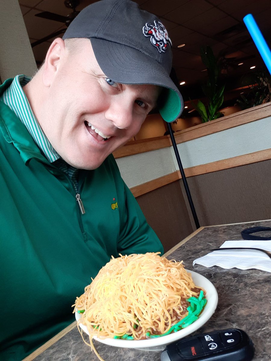 MoEgger's tweet photo. Happy #GreenwayDay!
Get your green 3,4, or 5 way for dinner tonight at participating @Skyline_Chili locations.
#skylinepartner. https://t.co/B62V9pF4Gj