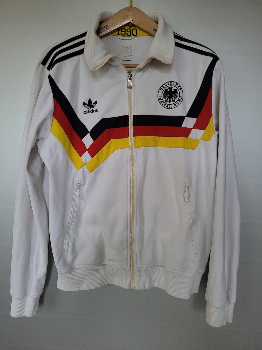 Adidas_tracktop's tweet photo. Adidas Deutschland 1990 track top. 
New in my collection.

#adidas #deutschland #Germany #wc1990 #adidasfootball #adidasoriginals #3stripes #adidascollector @adiFamily_ @Dadidassler https://t.co/eZ8idEEV0X