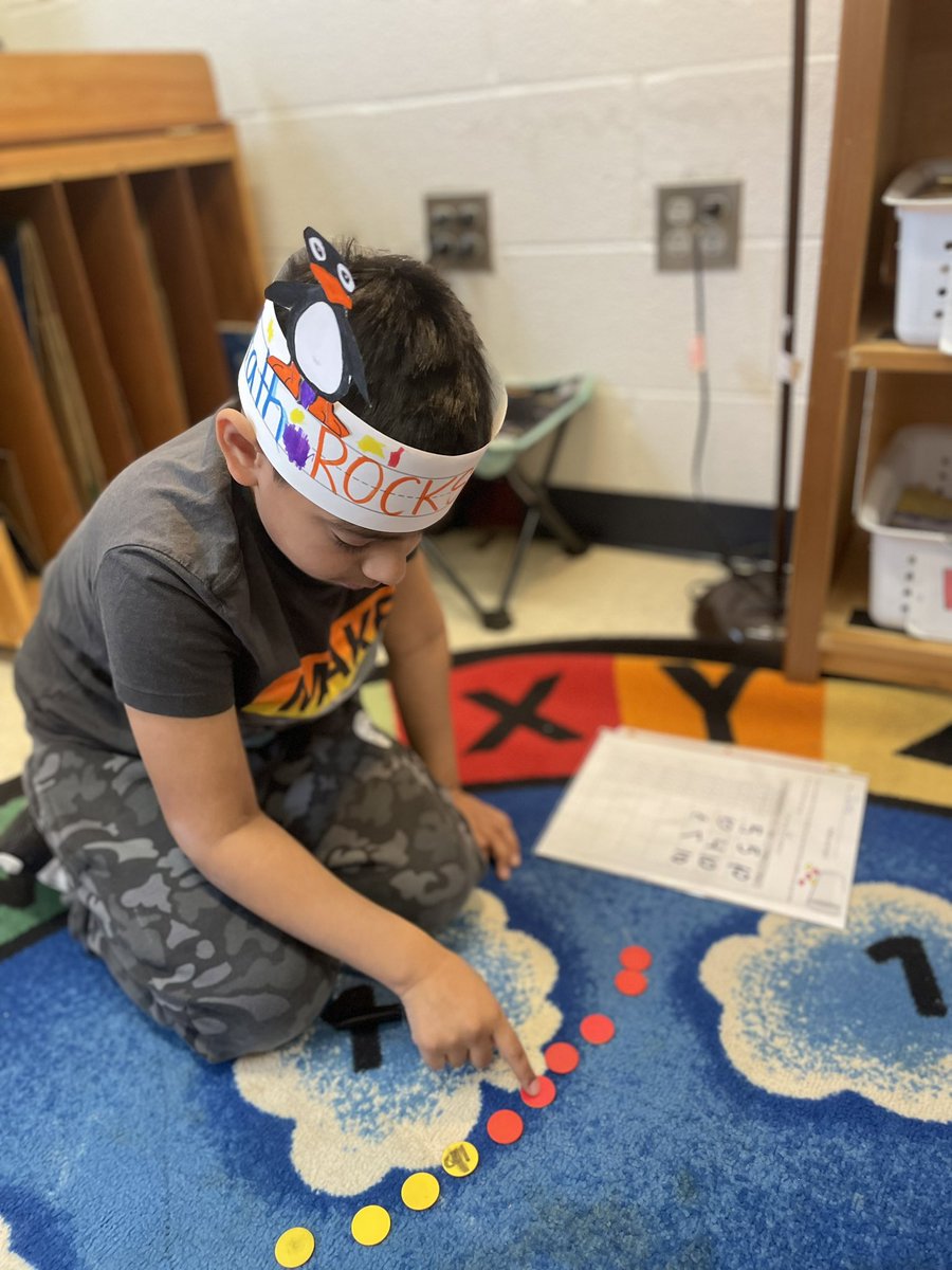 ghazanfar_rozal's tweet photo. Look at these proud Mathematicians celebrating getting to 100% on ST MATH by playing their favorite math games. @BaileysES_FCPS @STMath  #mathrockstars https://t.co/5e48je4sTJ